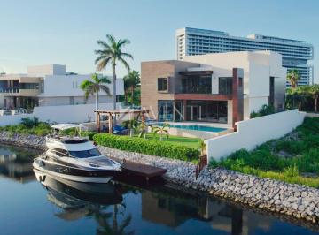 Casa · 1250m² · 5 Recámaras · 6 Estacionamientos · Casa en Venta, Los Canales Residencial, Cancún Quintana Roo.