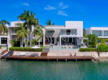 Casa · 1000m² · 4 Recámaras · 5 Estacionamientos · Casa en Renta/venta, Los Canales, Puerto Cancún, Cancún