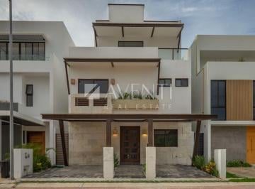 Casa · 180m² · 4 Recámaras · Casa en Venta, Río Huayacán, Cancún