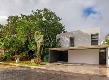 Casa · 275m² · 2 Recámaras · 2 Estacionamientos · Casa en Venta en Cumbres Residencial en Cancún.