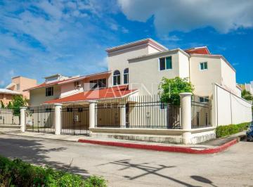 Casa · 733m² · 7 Recámaras · 4 Estacionamientos · Casa en Venta, Sm 15 Centro, Cancún Quintana Roo.