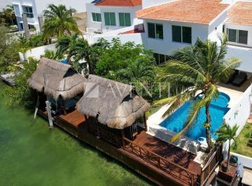 Casa · 519m² · 3 Recámaras · 3 Estacionamientos · Casa en Venta y Renta, Isla Dorada, Zona Hotelera Cancun