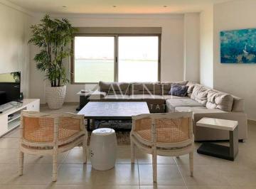Departamento · 204m² · 3 Recámaras · 2 Estacionamientos · Departamento Amueblado en Renta en Isla Dorada en Zona Hotelera Cancún.