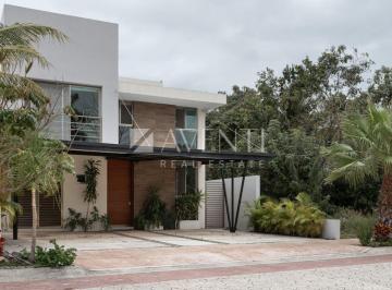 Casa · 400m² · 4 Recámaras · 3 Estacionamientos · Casa en Venta/renta, Lagos del Sol, Cancún