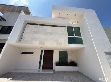 Casa de 4 habitaciones, Querétaro · Casa de 320 m² con 4 Recámaras en Venta en Lomas de Juriquilla