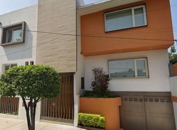 Casa de 4 habitaciones, Azcapotzalco · Casa en Venta en Colonia Claveria Cerca de Parque de La China