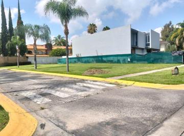 Terreno / Lote , Zapopan · Terreno de 561 m² en Venta en Valle Real, en Esquina.