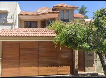 Casa de 4 habitaciones, Zapopan · Venta de Casa en Fraccionamiento Jardines Vallarta en Zapopan, Jalisco