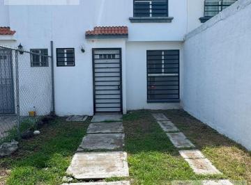 Casa · 70m² · 3 Recámaras · 1 Estacionamiento · Casabrisas del Lago en Privada con Vigilancia