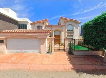 Casa de 5 habitaciones, Tijuana · Casa en Venta en Jardines de Chapultepec, Baja California, Tijuana.