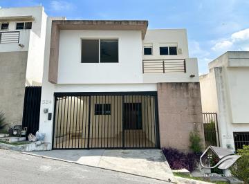 Casa · 3 Recámaras · 2 Estacionamientos · Casa en Renta // Zoan Sur de Mty - Col. Lomas del Vergel