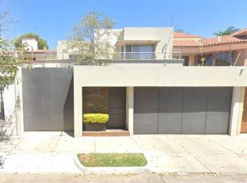 Casa de 3 habitaciones, Zapopan · Venta de Casa en Jardindes de Vallarta en Zapopan, Jalisco