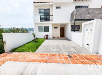 Casa · 153m² · 3 Recámaras · 2 Estacionamientos · Venta Casa en Pedregal de Schoenstatt Corregidora Queretaro