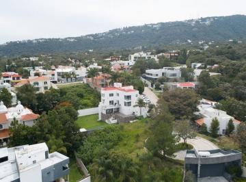 Casa en condominio · 840m² · 5 Recámaras · 6 Estacionamientos · Residencia de Lujo con Vista Panorámica en El Palomar
