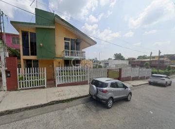 Casa · 600m² · 5 Recámaras · 2 Estacionamientos · Amplia Casa en Renta Excelente Ubicación