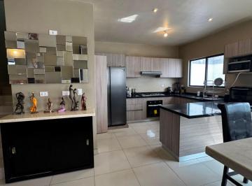 Casa de 3 habitaciones, Apodaca · Casa en Venta en Radica Premier, Zona Apodaca