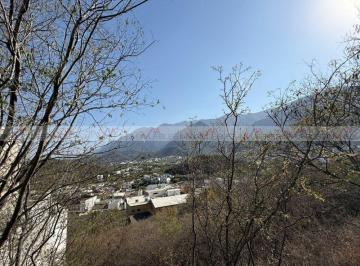 Terreno / Lote · 830m² · Terreno / Lote en Venta en Bosques de Valle Alto