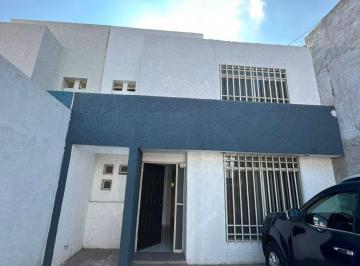 Casa de 4 habitaciones, San Luis Potosí · Casa en Renta en Priv. Valle de Bravo Cerca del Dorado y El Othon. 1 Rec en Pb