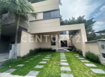 Casa · 190m² · 3 Recámaras · 1 Estacionamiento · Venta de Casa Nueva en Condominio Residencial Maximiliano, Cuernavaca