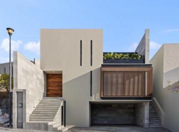 Casa de 4 habitaciones, Querétaro · Casa de 294 m² con 4 Recámaras en Venta en Altozano El Nuevo Querétaro