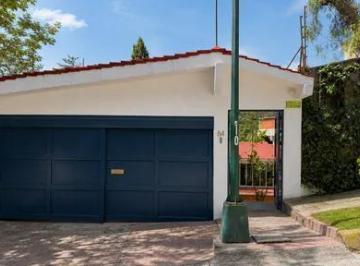 Casa · 372m² · 3 Recámaras · 2 Estacionamientos · Casa en Renta en Parques de La Herradura, Naucalpan de Juárez