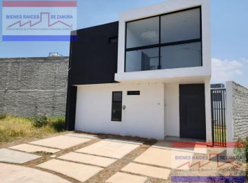 Casa · 168m² · 4 Recámaras · 2 Estacionamientos · Casa en Valencia 1a. Sección