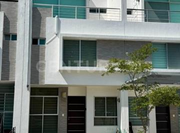 Casa en condominio · 118m² · 3 Recámaras · 2 Estacionamientos · Casa en Renta en Natura Bosque Residencial