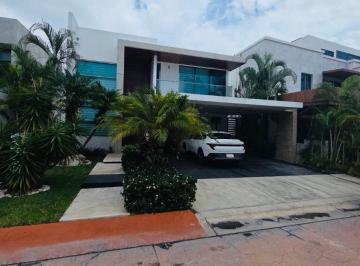 Casa de 4 habitaciones, Cancún · Casa de 4 Recámaras en Renta en Cumbres Cancún
