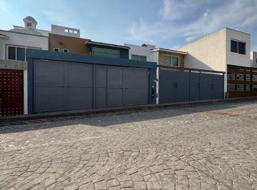 Casa · 187m² · 3 Recámaras · 2 Estacionamientos · Casa en Venta en Milenio III, Querétaro