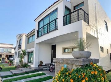 Casa en condominio de 3 habitaciones, Metepec · Casa en Venta/renta en Condado del Valle, Bakeira