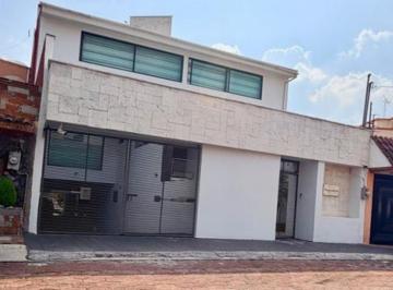 Casa de 4 habitaciones, Tlalpan · Amplia Casa Junto a Club de Golf