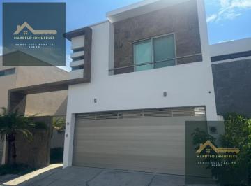 Casa · 200m² · 3 Recámaras · 2 Estacionamientos · Casa en Renta en El Frac, Lomas Diamante, Riviera Veracruzana, Alvarado, Veracruz