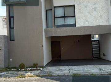 Casa · 180m² · 3 Recámaras · 2 Estacionamientos · Casa en Renta en El Fracc. Lomas del Sol