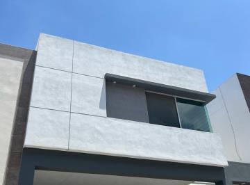 Casa · 320m² · 3 Recámaras · 2 Estacionamientos · Casa en Renta en Cumbres Elite