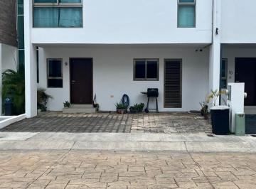 Casa · 110m² · 3 Recámaras · 2 Estacionamientos · Casa en Renta en Arbolada