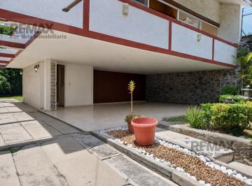 Casa · 300m² · 4 Recámaras · 3 Estacionamientos · Venta de Casa en El Fracc. Brisas, Temixco, Morelos…clave 6322