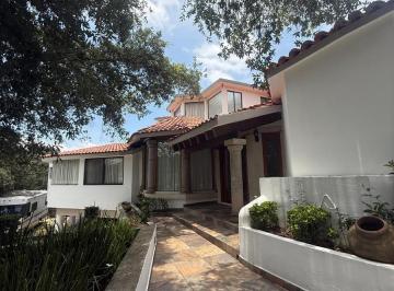 Casa · 2300m² · 1 Recámara · 10 Estacionamientos · Exclusiva y Lujosa Propiedad en Renta en Hacienda de Valle Escondido