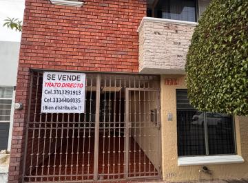 Casa de 5 habitaciones, Guadalajara · Bonita Casa Bien Diseñada y Ubicada.