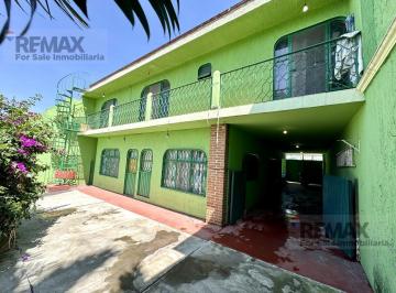 Casa · 270m² · 5 Recámaras · 4 Estacionamientos · Casa en Renta en Lomas del Águila, Cuernavaca, Morelos…clave 6324