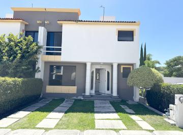Casa en condominio de 4 habitaciones, Querétaro · Casa de 4 Hab en Privada Los Portones Juriquilla