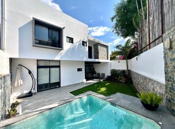 Casa · 236m² · 3 Recámaras · 2 Estacionamientos · Venta de Casa en Fraccionamiento Las Fincas, Jiutepec