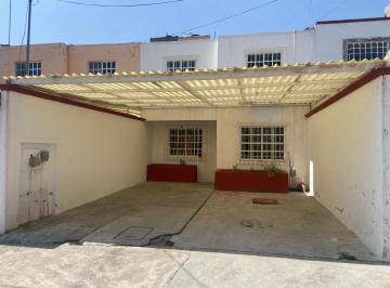 Casa · 116m² · 4 Recámaras · 2 Estacionamientos · Casa en Venta en San Luis Mextepec, Zinacantepec, Estado de México a Min de Toluca
