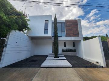 Casa · 320m² · 4 Recámaras · 2 Estacionamientos · Casa en Fraccionamiento Maravillas