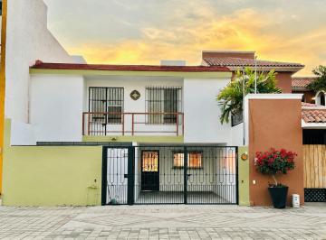 Casa de 4 habitaciones, Manzanillo · Casa en Venta en Las Brisas, Manzanillo