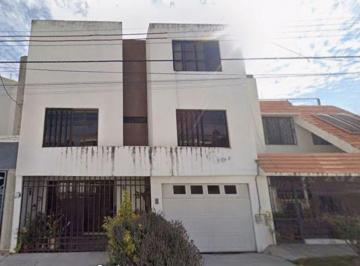 Casa de 3 habitaciones, San Luis Potosí · Hermosa Casa con Amplios Espacios Ubicada en Fuente Cerro #129