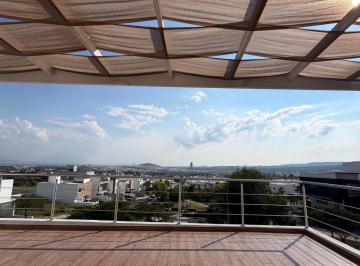 Casa de 4 habitaciones, Querétaro · Casa en Venta con Habitación en Pb Jardin y Roof Garden en Lomas de Juirquilla