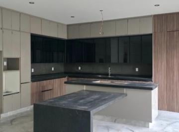 Casa · 495m² · 4 Recámaras · 2 Estacionamientos · Casa en Venta en El Club de Golf