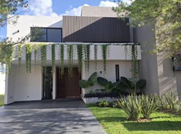 Casa de 4 habitaciones, León · Casa en Venta La Campiña del Bosque Leon Guanajuato