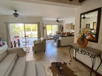 Casa de 3 habitaciones, Puerto Vallarta · Casa Totalmente Amueblada en Marina Vallarta - Exclusividad y Privilegio Frente Al Campo de Golf