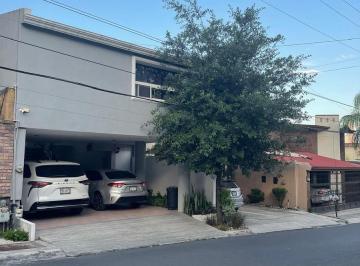 Casa · 175m² · 2 Recámaras · 2 Estacionamientos · Casa en Venta San Jeronimo/monterrey